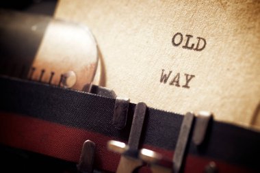 Daktiloyla yazılmış eski yol ifadesi.