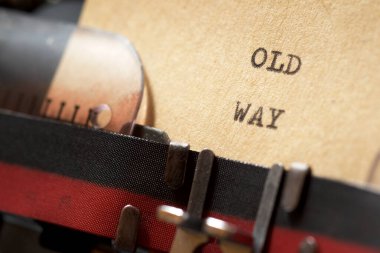 Daktiloyla yazılmış eski yol ifadesi.