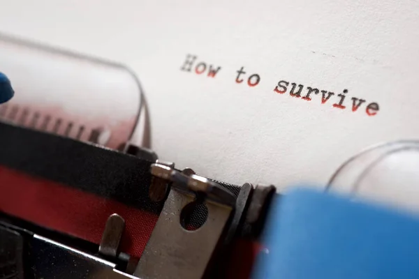 Comment Survivre Phrase Écrite Avec Une Machine Écrire — Photo