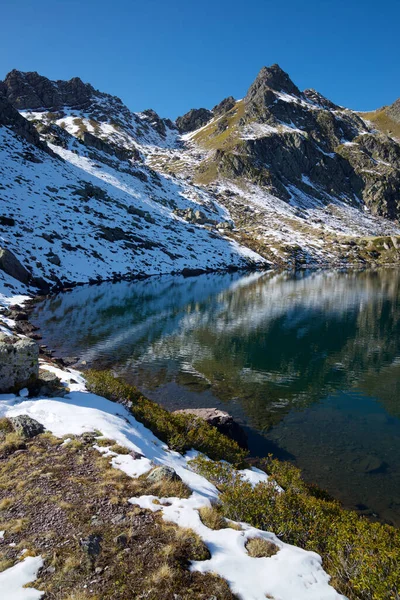 Peaks Bersau Lake Ayous Lakes Ossau Valley Pyrenees National Park — Stock Photo, Image
