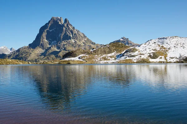 Jezioro Midi Dossau Peak Gentau Jeziora Ayous Dolinie Ossau Pireneje — Zdjęcie stockowe