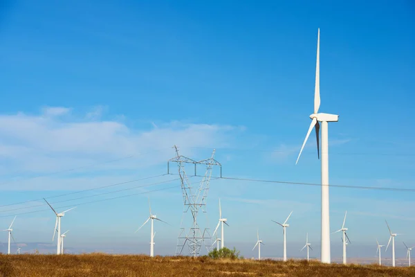 Turbiny Wiatrowe Produkcji Energii Elektrycznej Prowincja Saragossa Aragon Hiszpanii — Zdjęcie stockowe