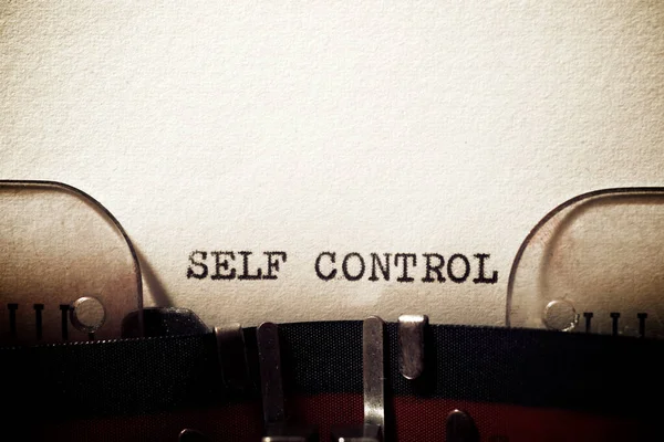 Фраза Самоконтролю Написана Друкарською Машинкою — стокове фото