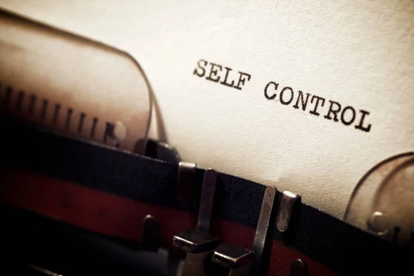 Frase Autocontrol Escrita Con Una Máquina Escribir — Foto de Stock