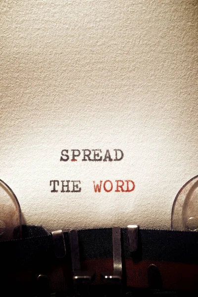 Bir daktilo ile yazılmış cümleyi yay.