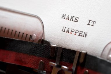 Daktiloyla yazılmış cümleyi gerçekleştir..