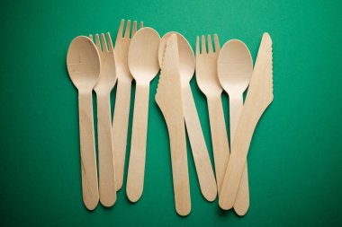 Tek kullanımlık ahşap çatal bıçak..