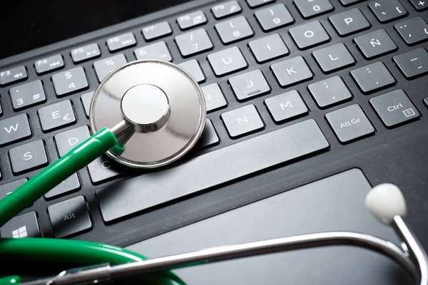 Stethoscope Keyboard Laptop — Stock Photo, Image