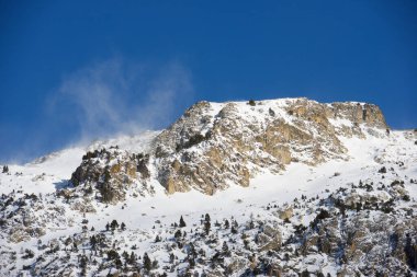 Pireneler tepeleri, Tena Vadisi, Huesca Eyaleti, İspanya Aragon.