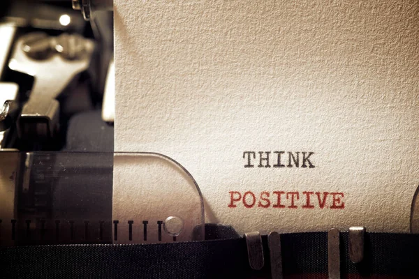 Pensez Phrase Positive Écrite Avec Une Machine Écrire — Photo