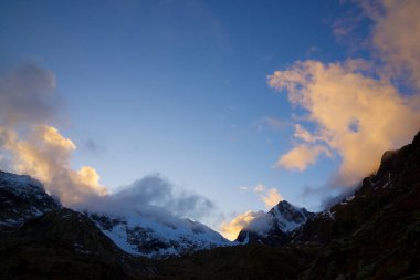 Pireneler tepeleri, Tena Vadisi, Huesca Eyaleti, İspanya Aragon.