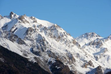Pireneler tepeleri, Tena Vadisi, Huesca Eyaleti, İspanya Aragon.