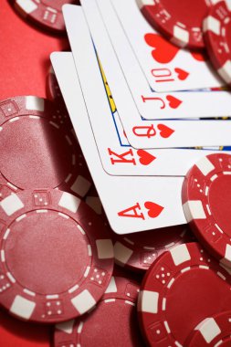 Sifon kartlı bir oyun masası görüntüsü.