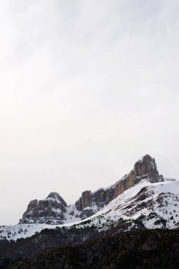 Pireneler tepeleri, Hecho Vadisi, Huesca Eyaleti, İspanya Aragon.