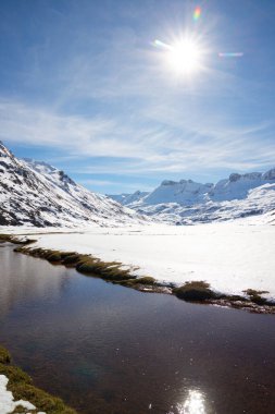 Pireneler tepeleri, Hecho Vadisi, Huesca Eyaleti, İspanya Aragon.