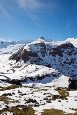 Pireneler tepeleri, Hecho Vadisi, Huesca Eyaleti, İspanya Aragon.