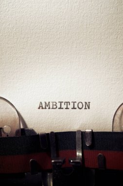 Daktiloyla yazılmış hırslı kelime.