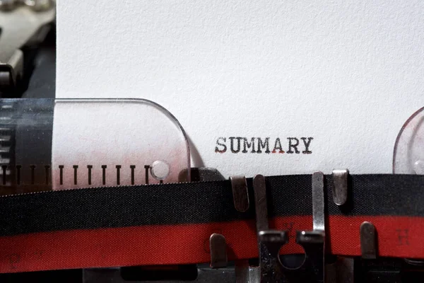 Daktiloyla yazılmış özet kelime.