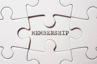 Üyelik kelimesi bir daktilo ile yazıldı.