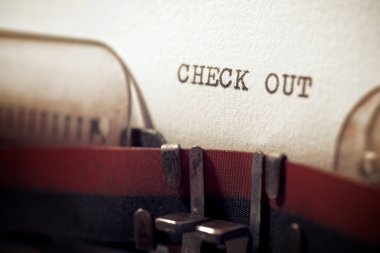 Daktiloyla yazılmış sözcüğü kontrol et.