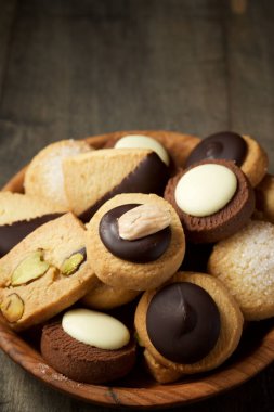 Tahta tabakta kurabiyeler.