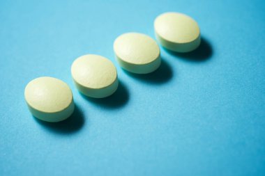 Haplar mavi masada..