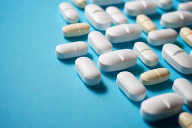 Haplar mavi masada..