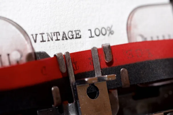 Vintage 100 Texto Escrito Con Una Máquina Escribir — Foto de Stock