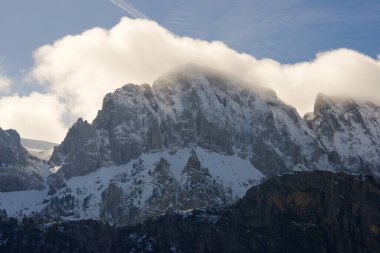 Pireneler tepeleri, Hecho Vadisi, Huesca Eyaleti, İspanya Aragon.