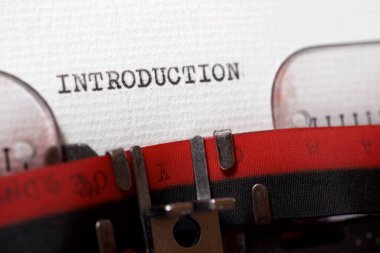 Giriş kelimesi bir daktilo ile yazıldı..