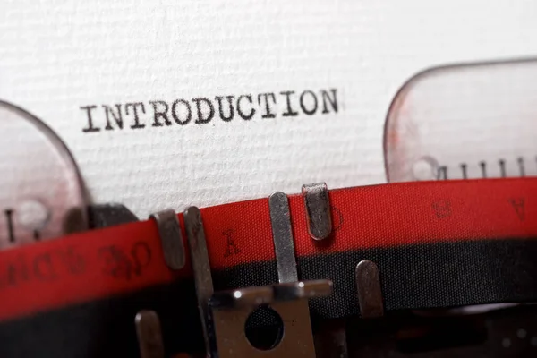 Giriş kelimesi bir daktilo ile yazıldı..