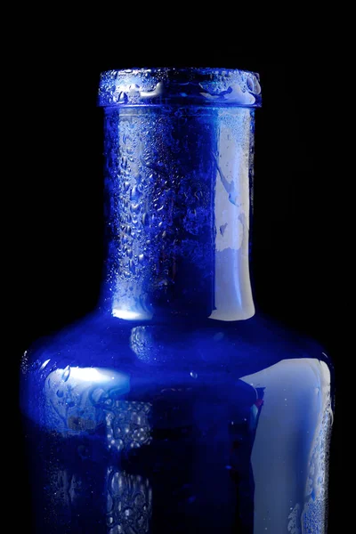 Cam şişeyi kapat..