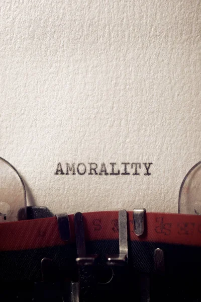 Λέξη Amorality Που Γράφεται Μια Γραφομηχανή — Φωτογραφία Αρχείου
