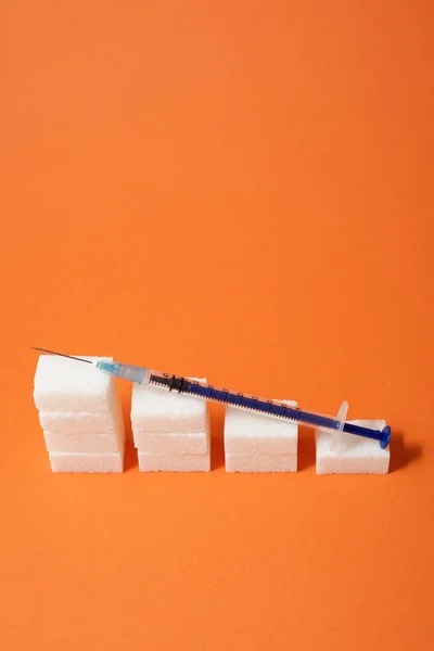 Sugar Cubes Syringe Table — Stock Photo, Image