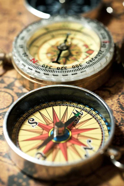 Vintage Kompass Och Gammal Navigeringskarta — Stockfoto