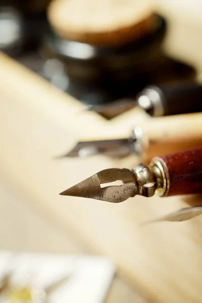 Plumas Para Caligrafía Una Caja Madera —  Fotos de Stock