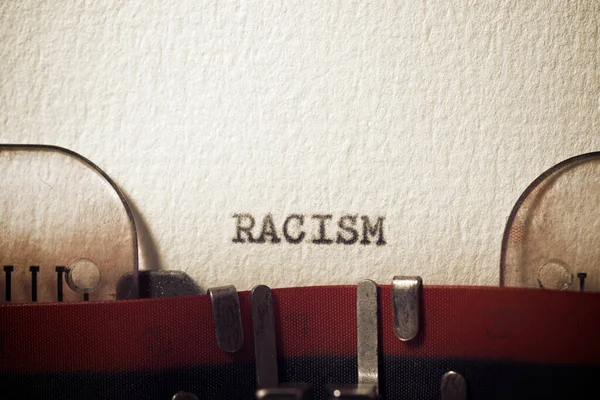 Слово Расизм Написане Друкарською Машинкою — стокове фото