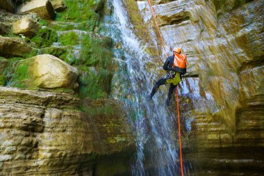 İspanya 'nın Huesca ilindeki Pirenes, Broto köyündeki Furco Kanyonu' nda..