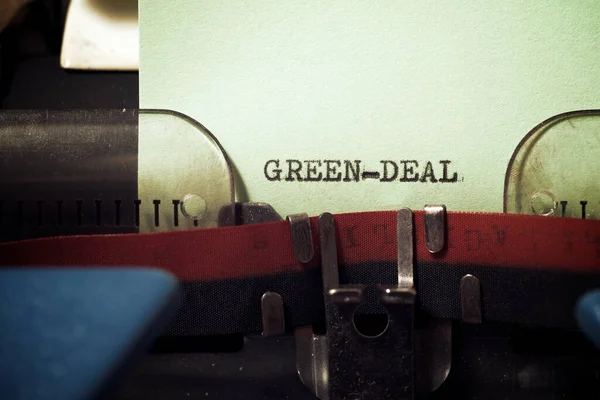Зеленый Текст Сделки Написанный Пишущей Машинке — стоковое фото