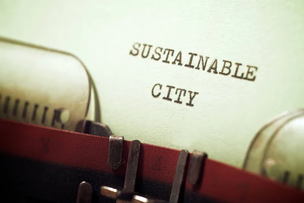 Zrównoważony Tekst Miasta Napisany Maszyną Pisania — Zdjęcie stockowe