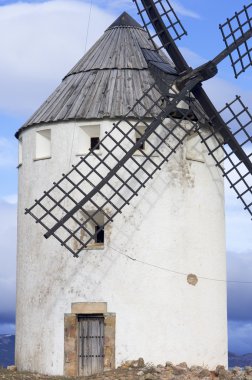 geleneksel yel değirmeni