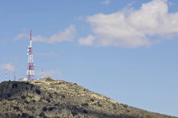 Torres de telecomunicações — Fotografia de Stock