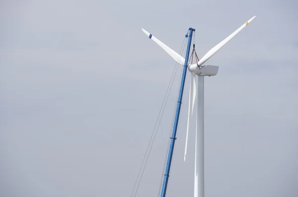 Assembling a windmill — Stock Photo, Image