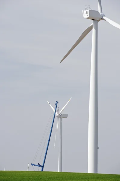 Assembling a windmill — Stock Photo, Image