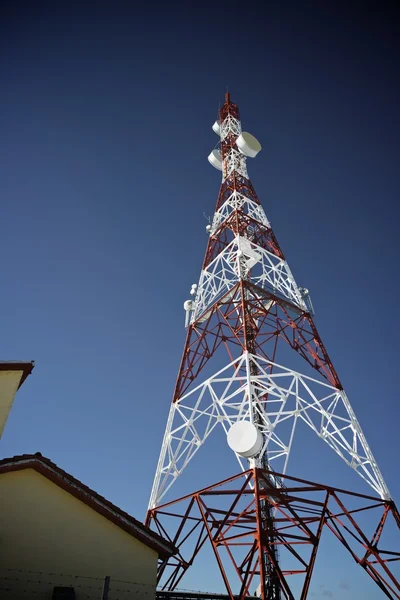 Torre de telecomunicações — Fotografia de Stock