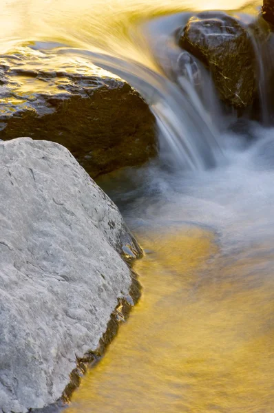 Ruisseau coloré — Photo