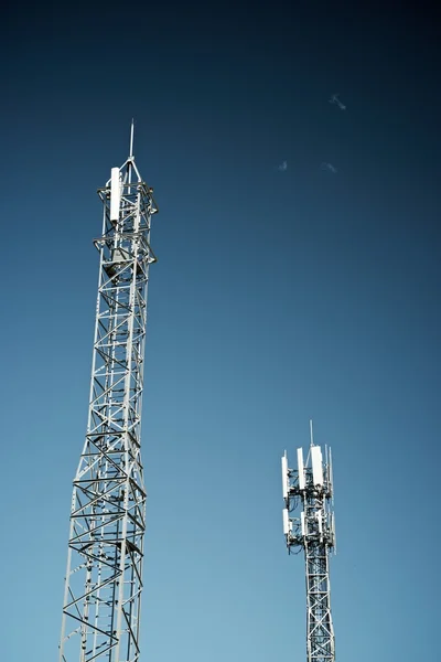 Telekomünikasyon kuleleri — Stok fotoğraf