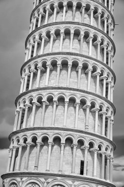 İtalya 'daki Eğik Pisa Kulesi' nin yakın görüntüsü.