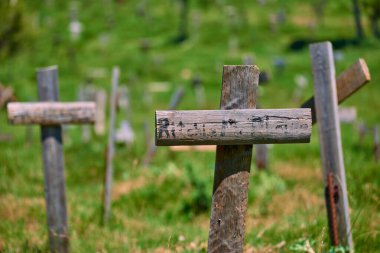 Sad Hill mezarlığındaki mezarlar, spagetti batıdaki film mekanı, iyi, kötü ve çirkin, İspanya 'nın Burgos eyaletinde.
