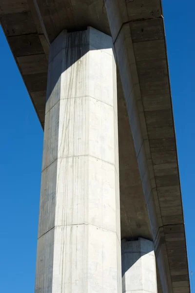 Viaducto de cerca —  Fotos de Stock